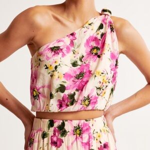 Asymmetrical One-Shoulder Knotted Crinkle Set Top